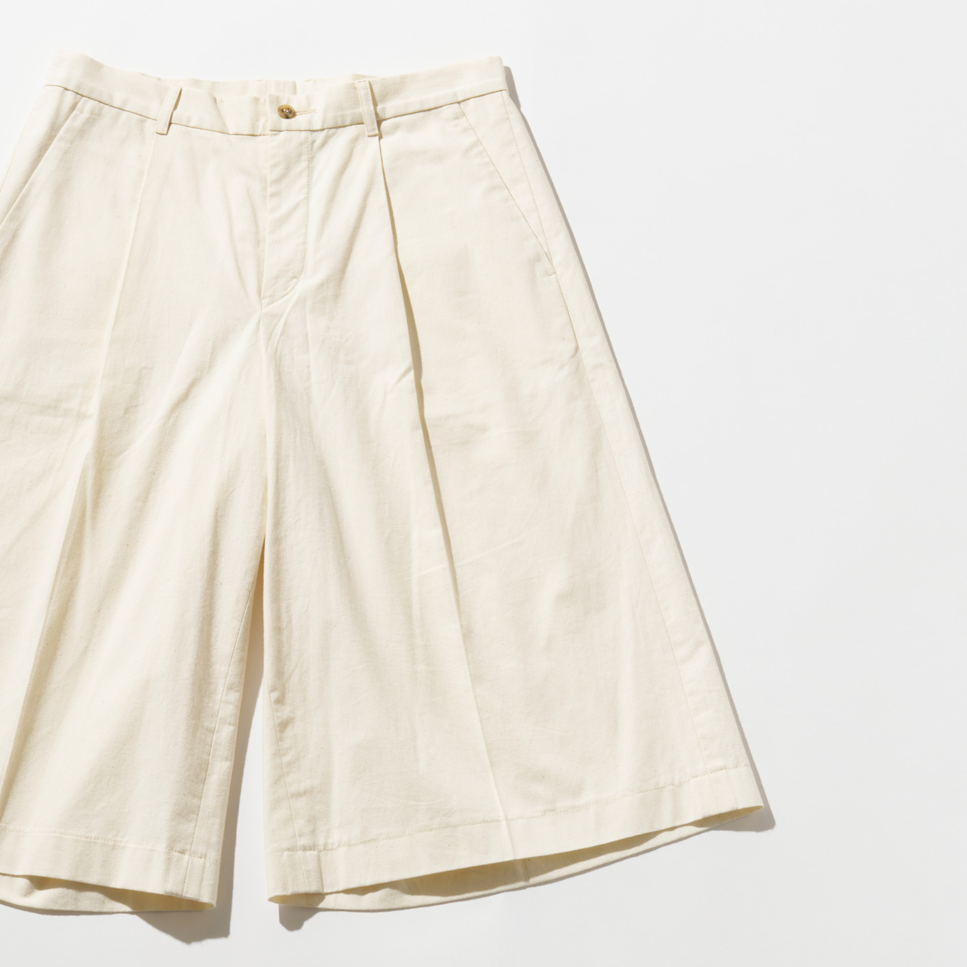 TUCK WIDE SHORTS A 詳細画像